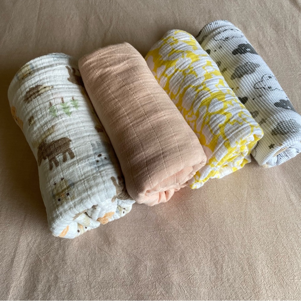 4 Soft Muslin Baby Swaddle Blanket Set - Animal Print and Solid Colors. Unisex